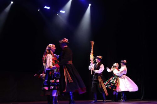 CHLOPI-POLSKI-ZESPOL-FOLKLORYSTYCZMY-Foto-Marcelo-Martins-31
