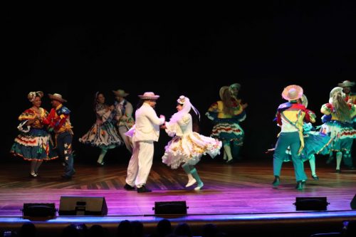 GRUPO-DE-PESQUISAS-E-PROJECOES-FOLCLORICAS-GUARARAS-–-Belo-Horizonte-–-MG-Foto-Marcelo-Martins-39 (1)