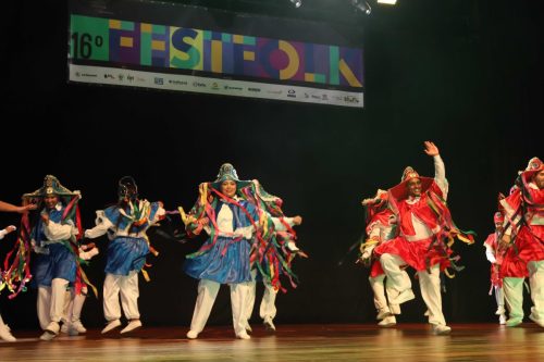GRUPO-DE-PESQUISAS-E-PROJECOES-FOLCLORICAS-GUARARAS-–-Belo-Horizonte-–-MG-Foto-Marcelo-Martins-47