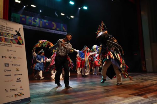GRUPO-DE-PESQUISAS-E-PROJECOES-FOLCLORICAS-GUARARAS-–-Belo-Horizonte-–-MG-Foto-Marcelo-Martins-75