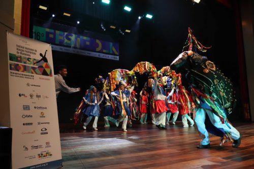 GRUPO-DE-PESQUISAS-E-PROJECOES-FOLCLORICAS-GUARARAS-–-Belo-Horizonte-–-MG-Foto-Marcelo-Martins-77