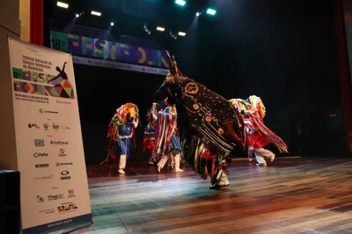 GRUPO-DE-PESQUISAS-E-PROJECOES-FOLCLORICAS-GUARARAS-–-Belo-Horizonte-–-MG-Foto-Marcelo-Martins-81