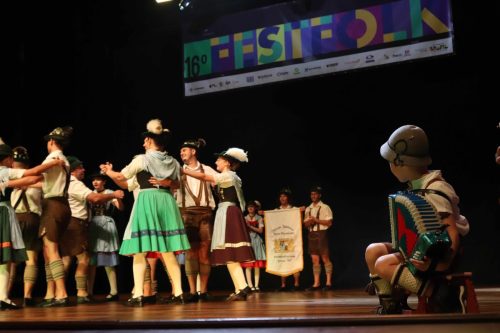 GRUPO-FOLCLORICO-ALPINO-GERMANICO-–-Pomerode-–-SC-Foto-Marcelo-Martins-40