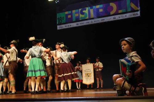 GRUPO-FOLCLORICO-ALPINO-GERMANICO-–-Pomerode-–-SC-Foto-Marcelo-Martins-42